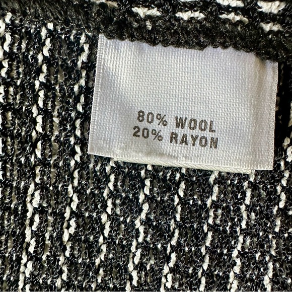 St. John | Lightweight Wool Black & White Sleeveless Tank Top Sz L - Picture 5 of 6